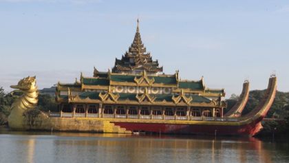 Myanmar, ve stínu barmských pagod