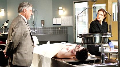 Rizzoli & Isles: Vraždy na pitevně II (7)