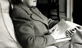 Agatha Christie vs. Hercule Poirot