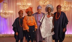 Bob miluje Abisholu II (14)