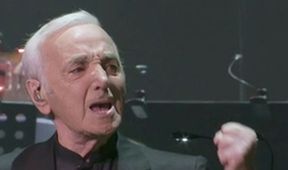 Charles Aznavour v Paříži, Je nám ctí...