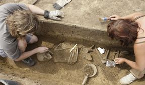 Pod povrchem - stoleté působení archeologického ústavu