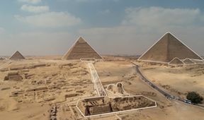 Pyramida v Gíze: Cesta ke hvězdám