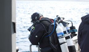 Ross Kemp: Shipwreck Treasure Hunter (2)