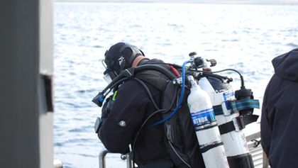 Ross Kemp: Shipwreck Treasure Hunter (2)