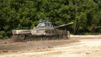 Tank: Zbraň 20. století (2)