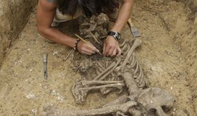 Pod povrchem - stoleté působení archeologického ústavu