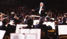 Bernstein řídí Debussyho Moře