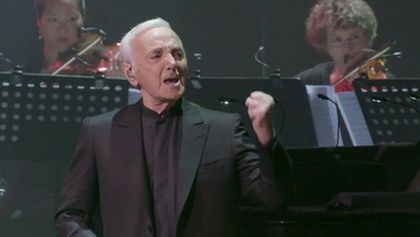 Charles Aznavour v Paříži, Je nám ctí...