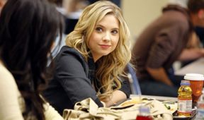 Pretty Little Liars VII (16)