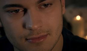 Feriha (19, 20)