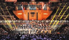 Orchestr Johna Wilsona hraje Gershwina
