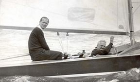 Princ Philip, muž ve stínu Koruny