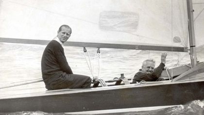 Princ Philip, muž ve stínu Koruny