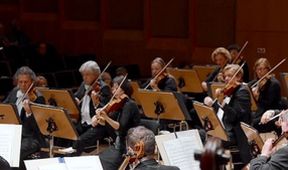 Jakub Hrůša řídí Bamberské symfoniky, Klasika na neděli