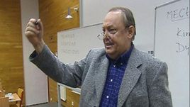 Pavel Tománek, profesor nanotechnolog
