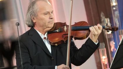 Múzy Václava Hudečka, Klobouk dolů