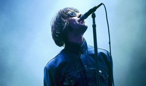 Oasis: živě v Glasgow 2001, Hudební klub