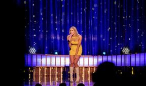 Nikki Glaser: Se špínou ven