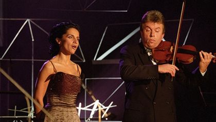 Lucie na bílo
