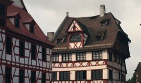 Albrecht Dürer: tajemství autoportrétu, Klobouk dolů