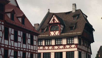 Albrecht Dürer: tajemství autoportrétu, Klobouk dolů