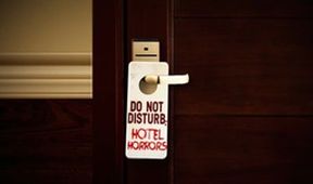 Hotel hrůzy, nerušit! (2)