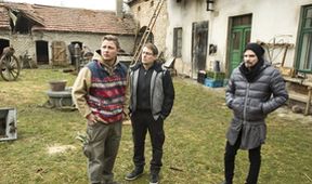 Drazí sousedé (23)