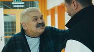 Trenér Hrouzek má problém, Denisa ho načapala s jinou. Ostrý start druhé řady seriálu