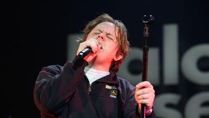 Lewis Capaldi v Basileji, Pop-rockové pódium
