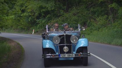 Klenoty s vůní benzínu II (1/9)