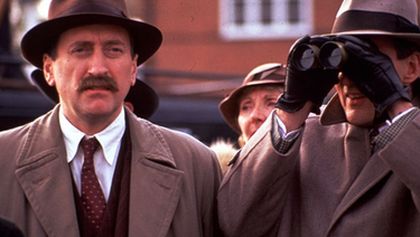 Hercule Poirot - Řada 1 - Rhodský trojúhelník (6/30)