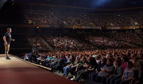 Martin Rütter live! Der will nur spielen