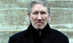 Roger Waters - The Wall, Je nám ctí...