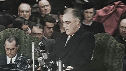 Apokalypsa: Hitler míří na východ (2)