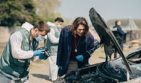 Slečna Holmesová (6)