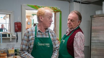 Do naha!, V záři seriálů (6/8)